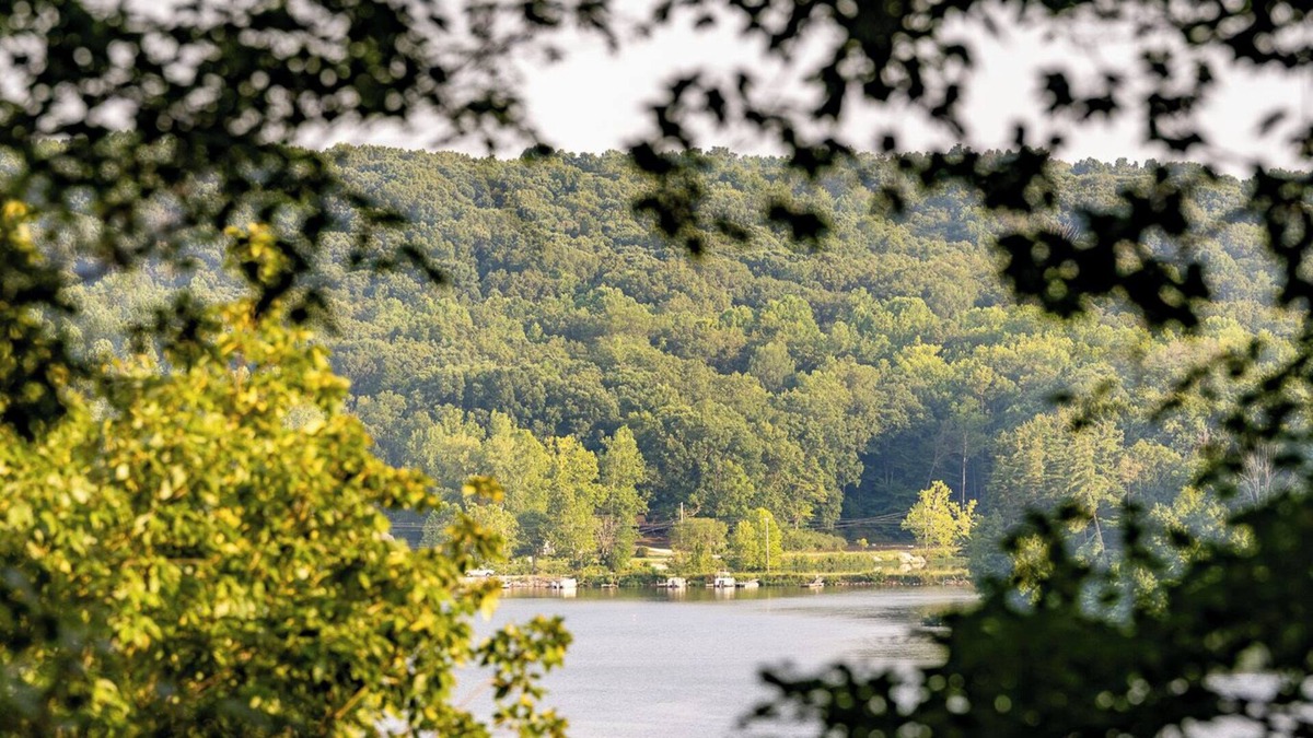 Unionville Cabin | Brown County Lake Cabin near Bloomington IU