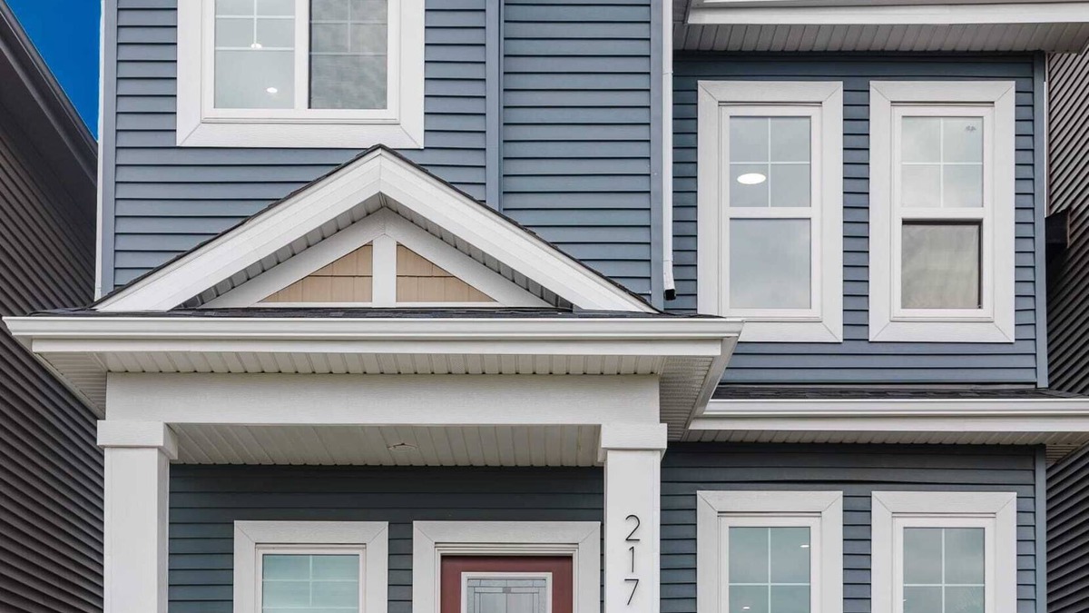 Southwest Edmonton House | Brown's Family Home