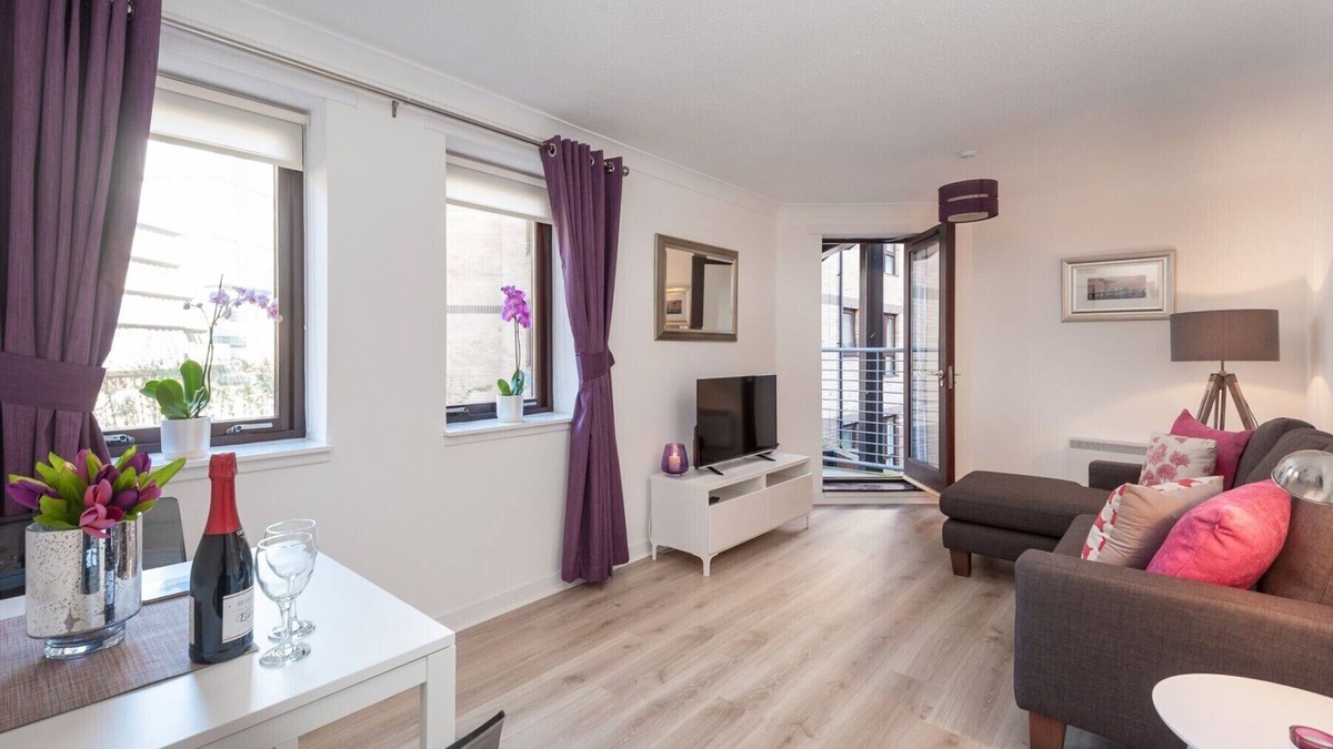 City Centre Glasgow Apartment | Brown Street Apartment 1