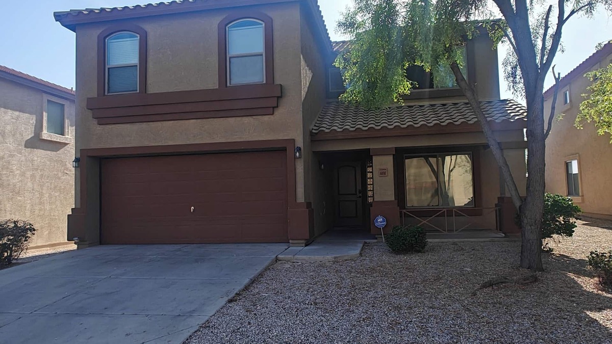 Buckeye House | Browny 4 bedrooms 2.5 bath home near freeway.