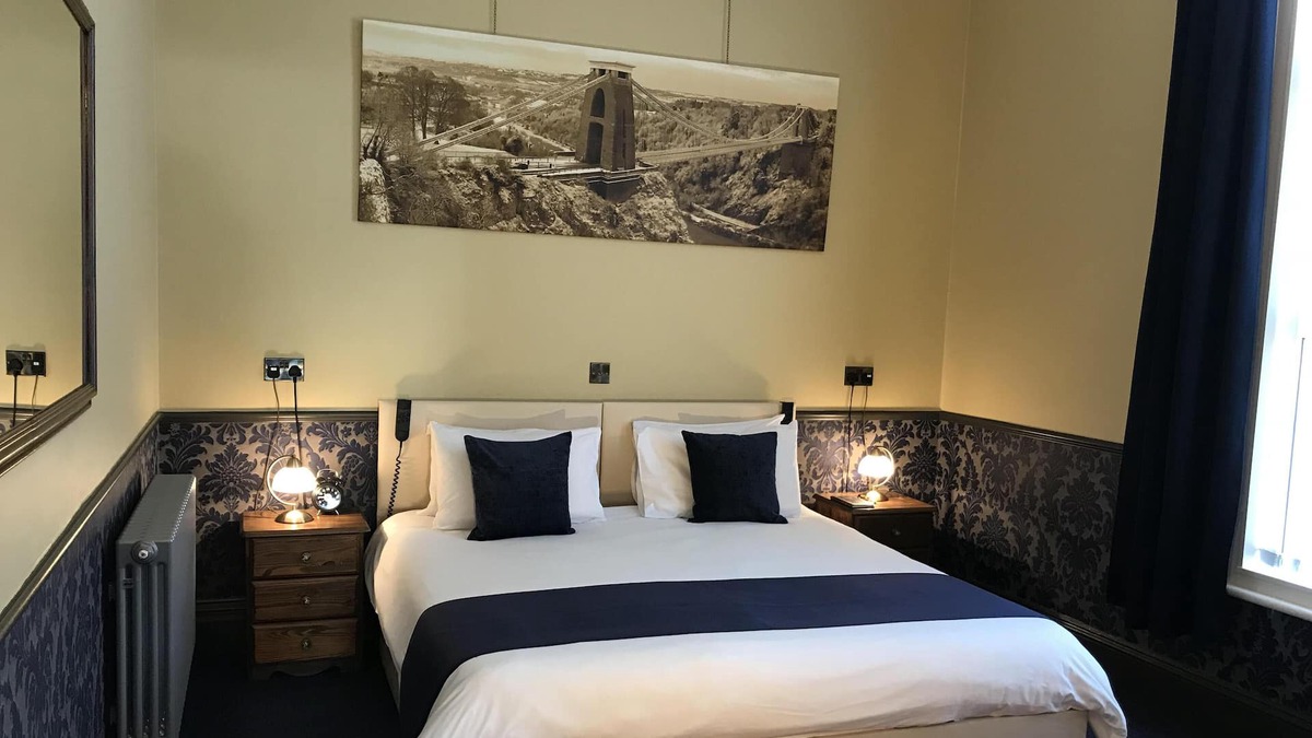 Torquay City Centre Apartment | Brunel Apart - Ground floor & Balcony (Accessible)