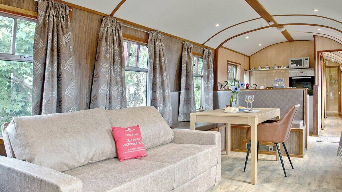 Dawlish Warren Ski Chalet | Brunel Boutique Railway Carriage 1