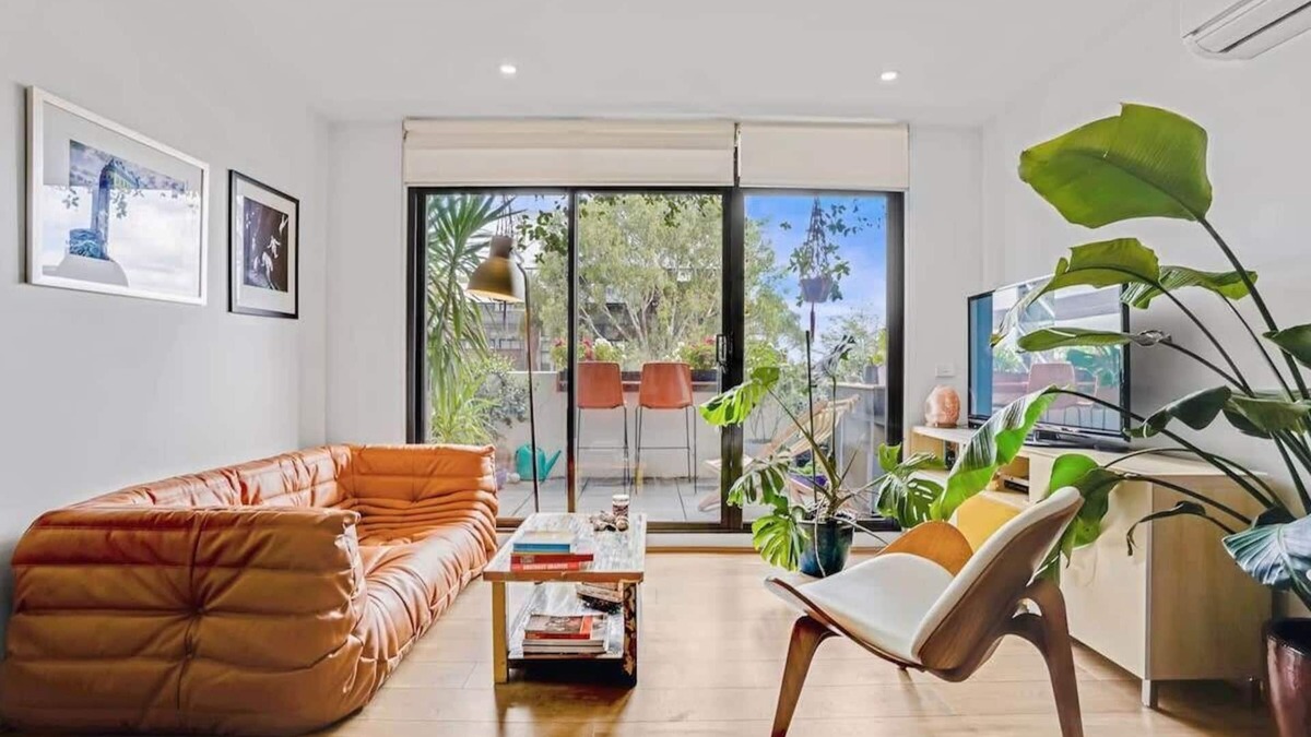 Brunswick Apartment | Brunswick Executive Apt 2BR with parking