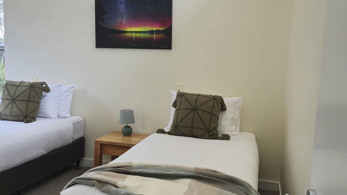 South Bruny Cottage | Bruny Bay House - Bruny Bay House: A Luxurious Escape Between Two Bays!