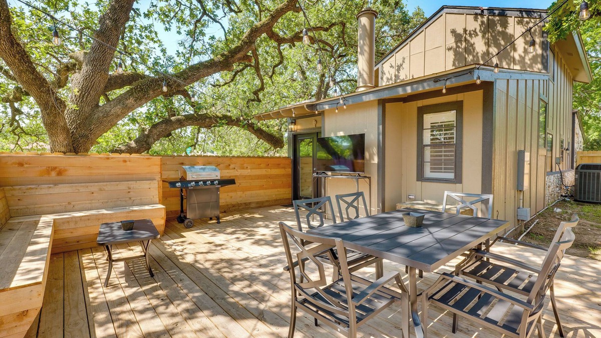 Briarcrest Estates House | Bryan Home w/Yard & Deck ~ 4 Mi to Aggieland
