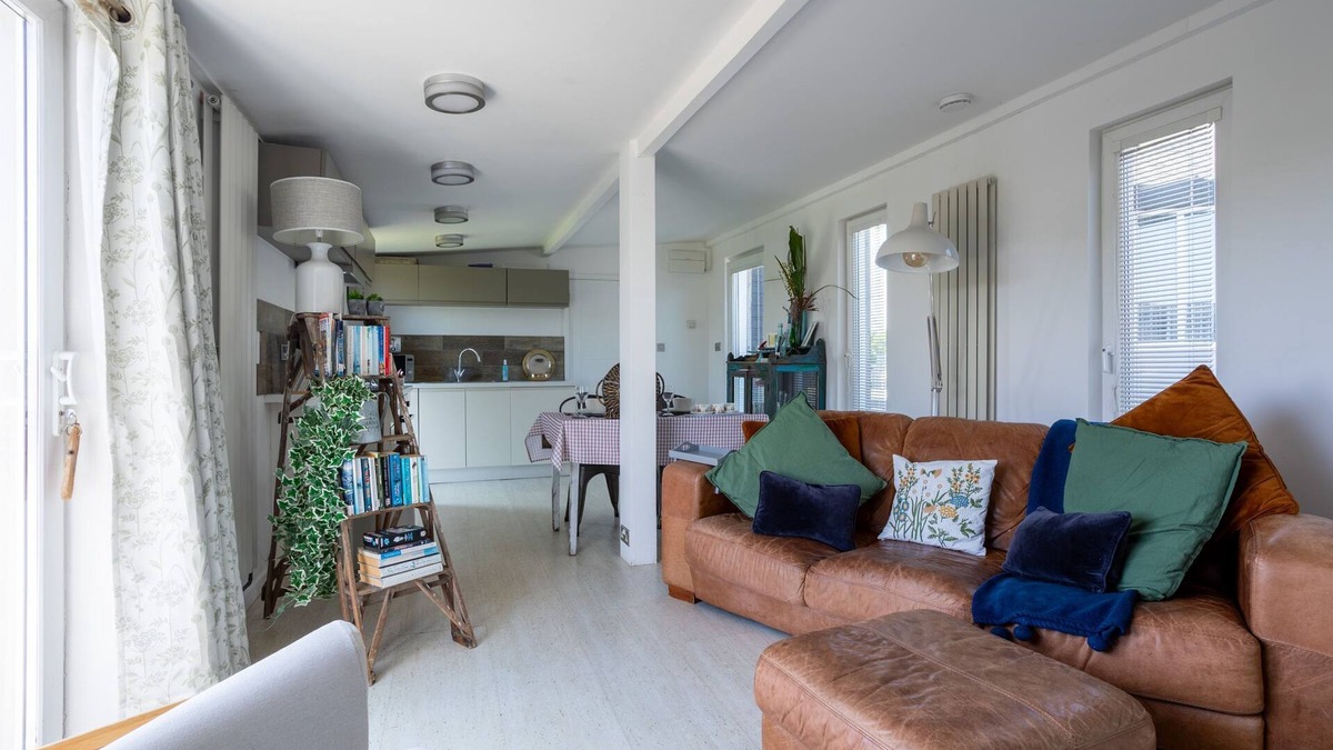 Llanfaelog Cottage | Bryn Bach: Romantic 1-Bed Cottage with Hot Tub in Llanfaelog | Managed by Anglesey Holiday Lettings