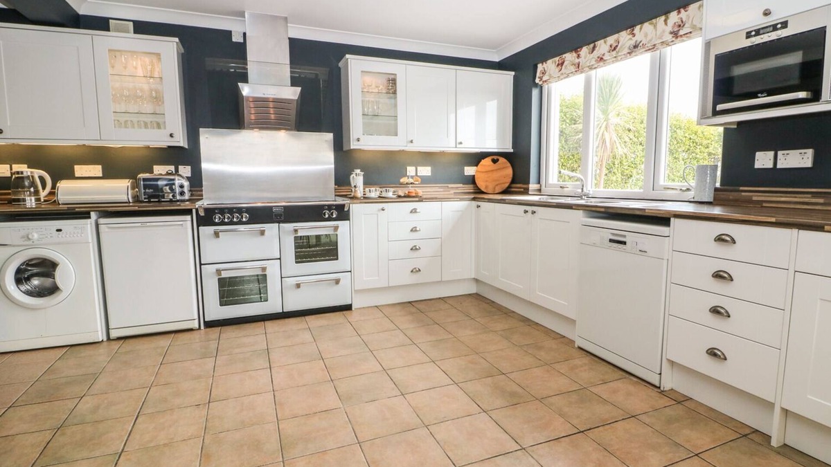 Benllech Cottage | Bryn y Don