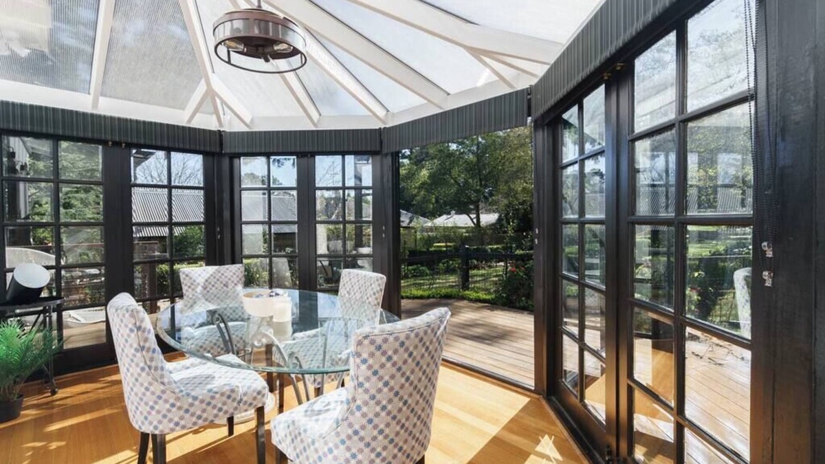 Leura Cottage | Bryn-y-Mor Cottage/Romantic/Fireplace/Couples