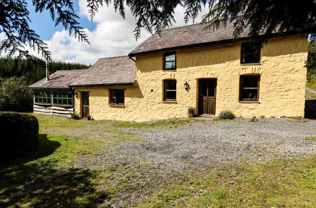 Brechfa House | Bryngolau