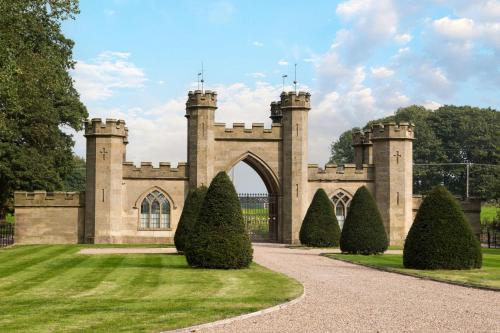 St Martins House | Bryngwilla Gate Lodge
