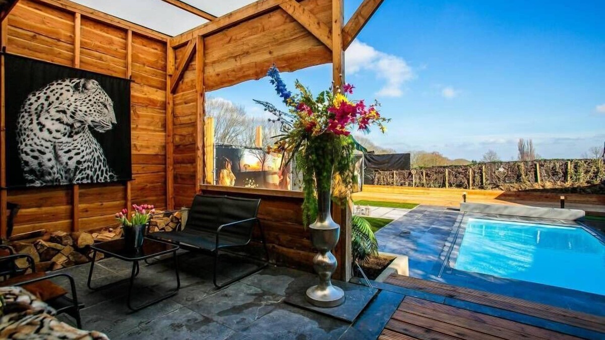 Groesbeek House | Bubbles on the hills