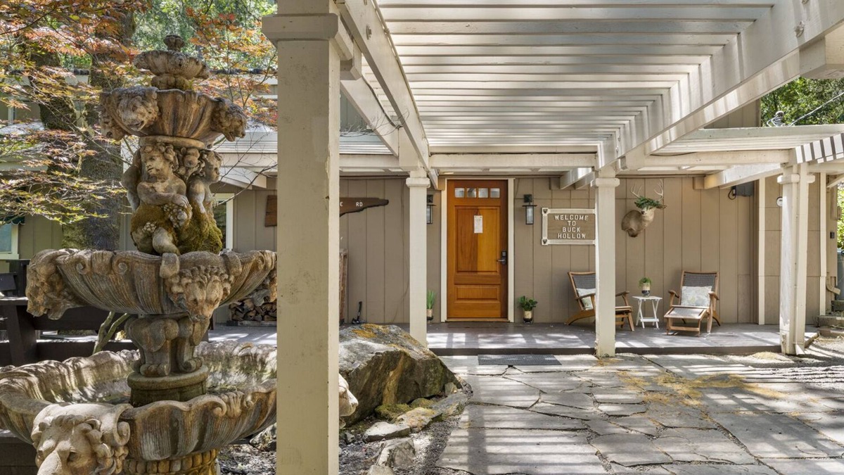 Cazadero House | Buck Hollow ~ Peace and Quiet Abound at this Creekside Retreat.