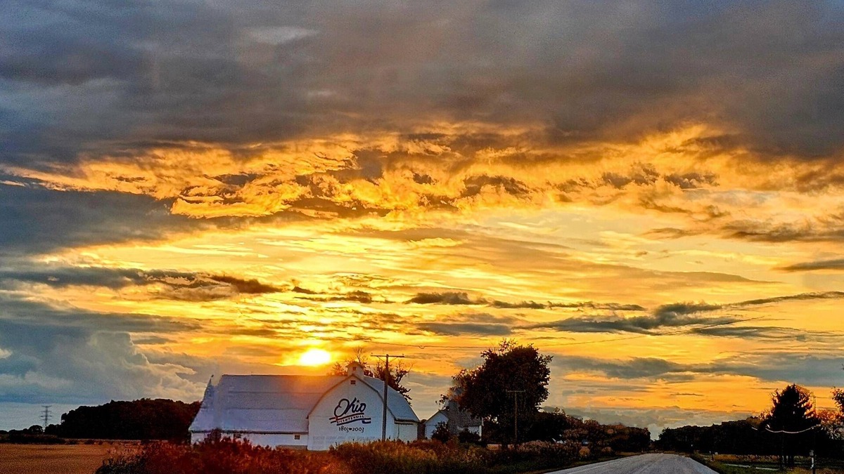 Port Clinton House | Buckeye Bungalow 2 Park-Beach-Bonfires-Bikes. Near everything & dog friendly