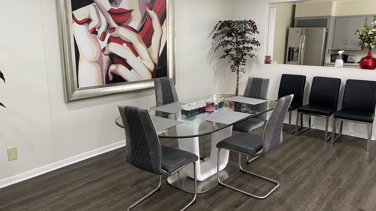 North Buckhead House | Buckhead 7 BDR Home by lenox 10Bed 20ppl park free