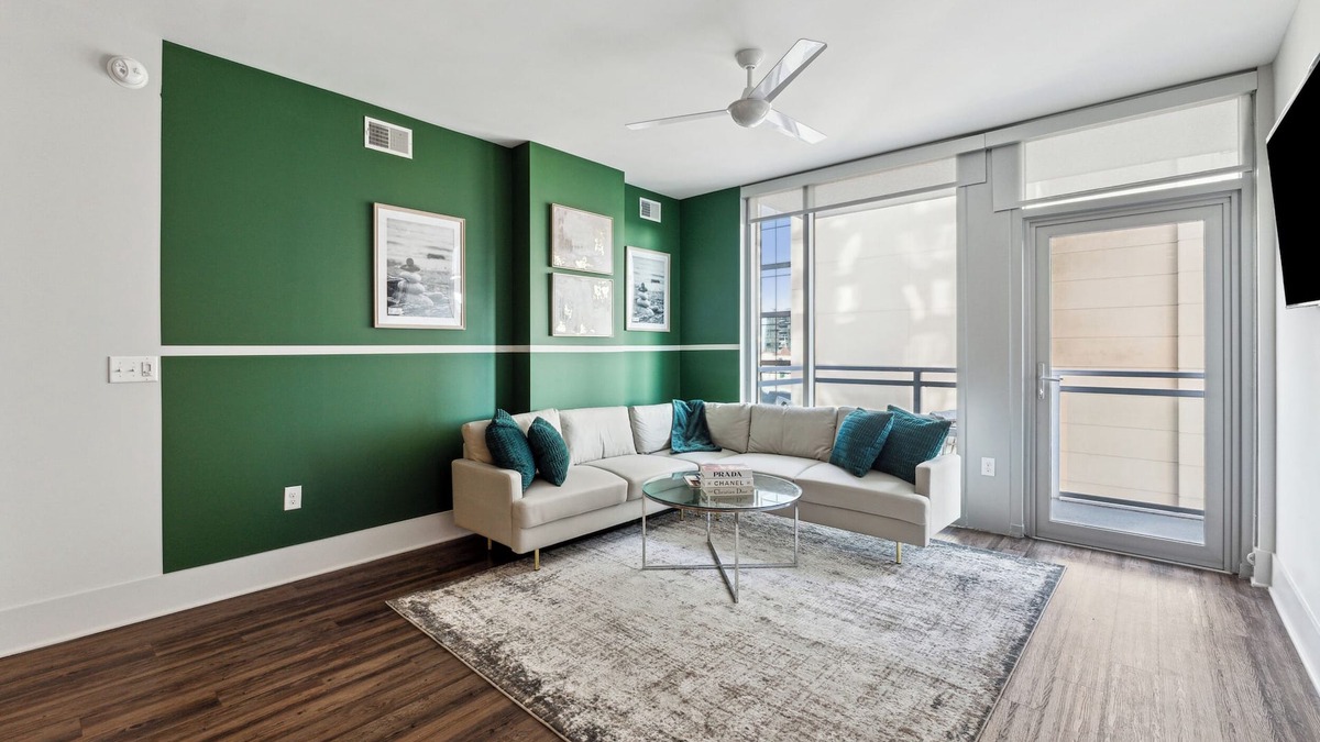 Garden Hills Apartment | Buckhead Apartment Free Parking, Balcony, Gym, and Pool Included