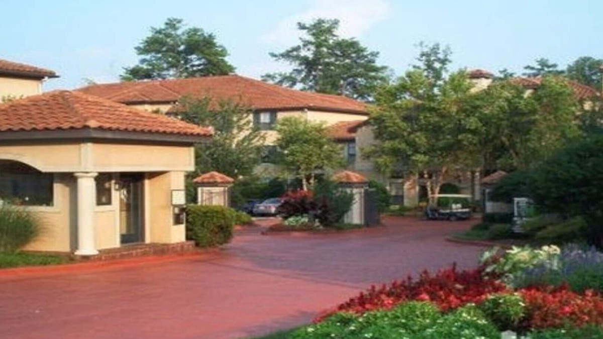Buckhead Condo | Buckhead/phipps/Lenox furnished luxury 2/2 with office