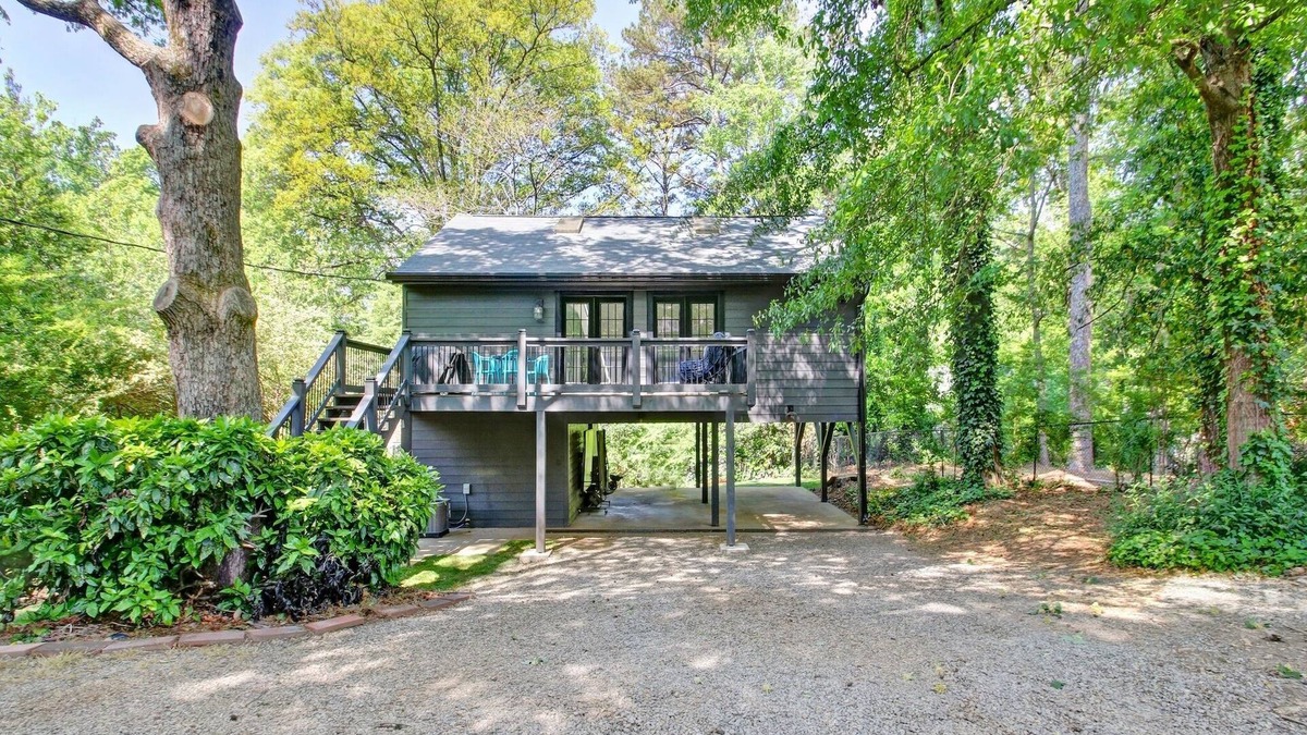 North Buckhead House | Buckhead Treehouse/Carriage House