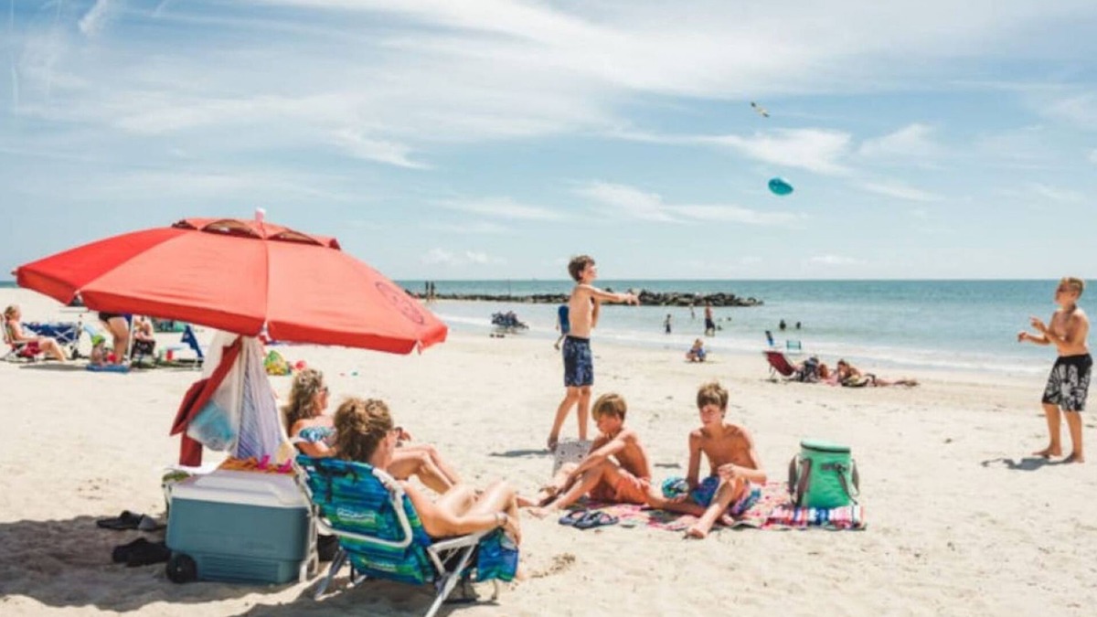 Hampton Apartment | Buckroe Bungalow Buckroe Bungalow Escape to the Beach 2mins Away