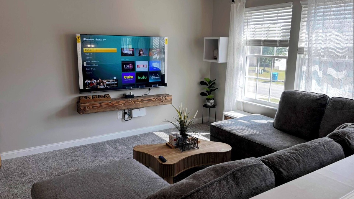 Dry Ridge House | Bud's Place: Family Friendly Spacious 5-bedroom 3 bath house with 3 KING BEDS