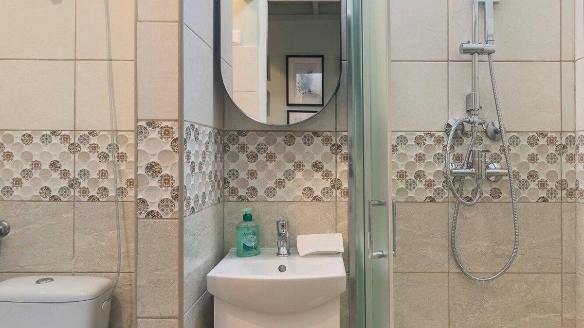 Erzsebetvaros Apartment | Budapest Bliss: Gracious Retreat