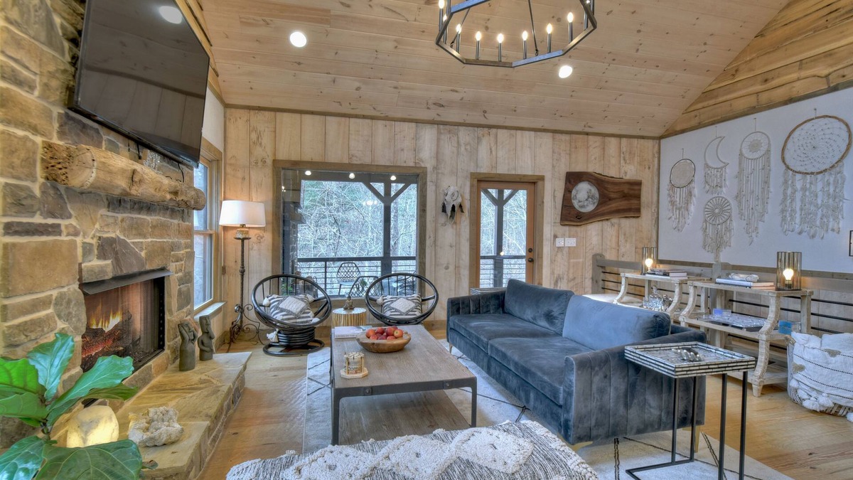 Foxfire Estates Cabin | BUDDHA BLUE RIDGE DREAMCATCHER ~ 2Bd 2Bth Brand New Custom Cabin 2 miles to town