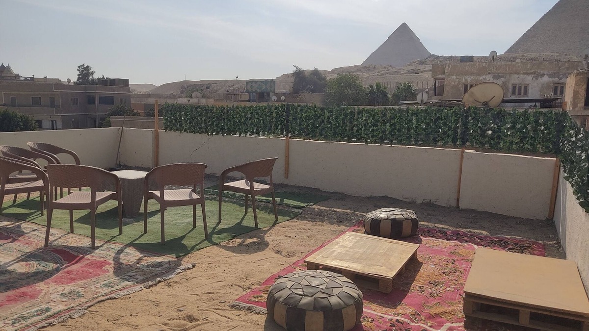 Al Duqqi Apartment | Budget Double Room