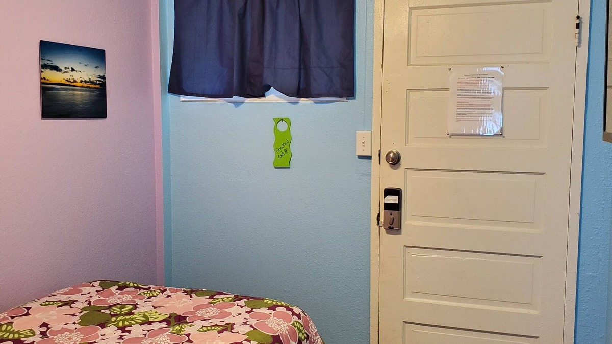 Wailuku Apartment | Budget Downtown Studio-J w/Queen Bed, Micro-Kitchen AC, WIFI & 4 free Streamers