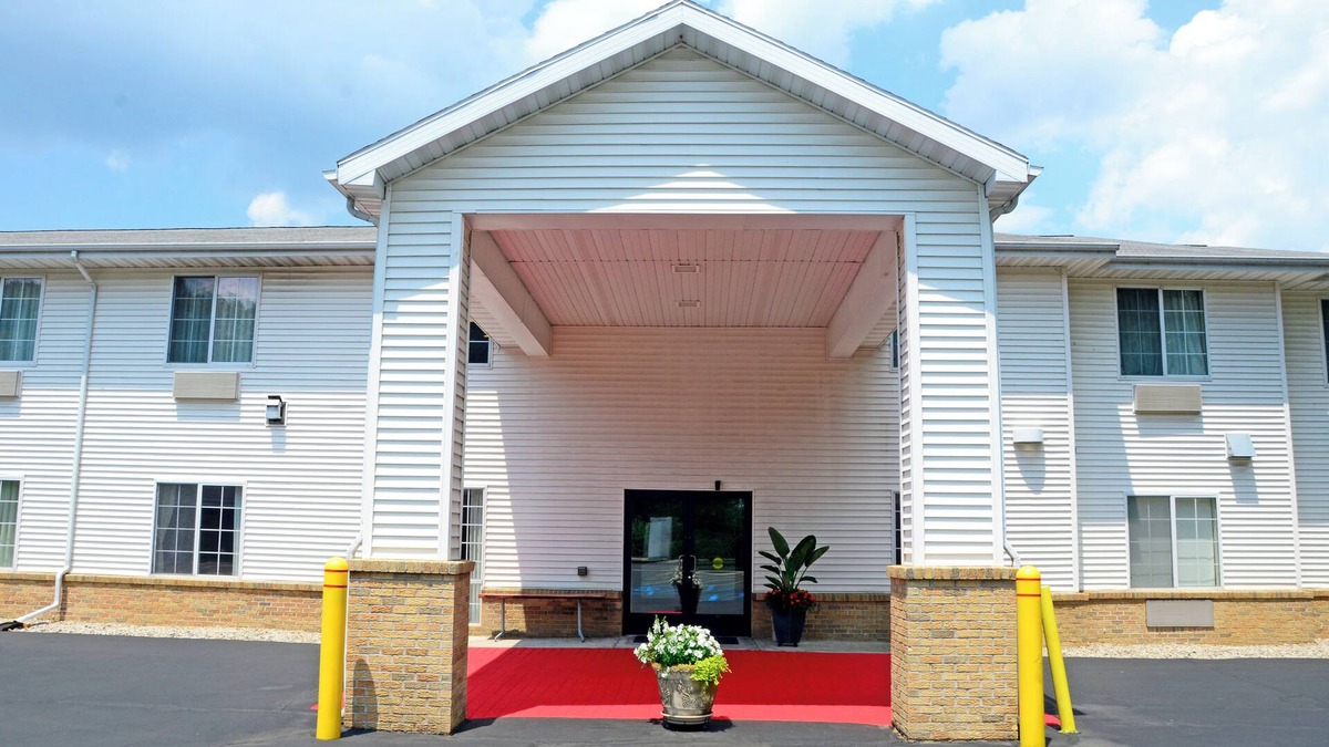 Allegan Hotel | Budget Host Inn