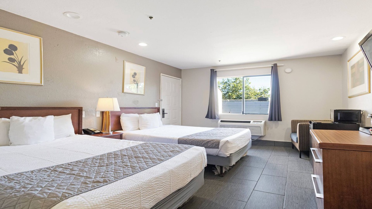 Stockton Hotel | Budget Inn and Suites