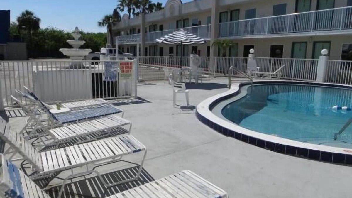 Cocoa West Hotel | Budget Inn Cocoa