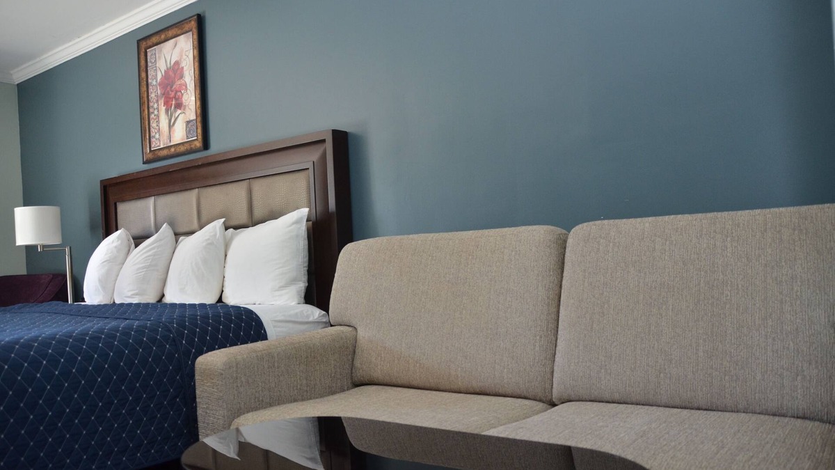 Thornhill Hotel | Budget Inn