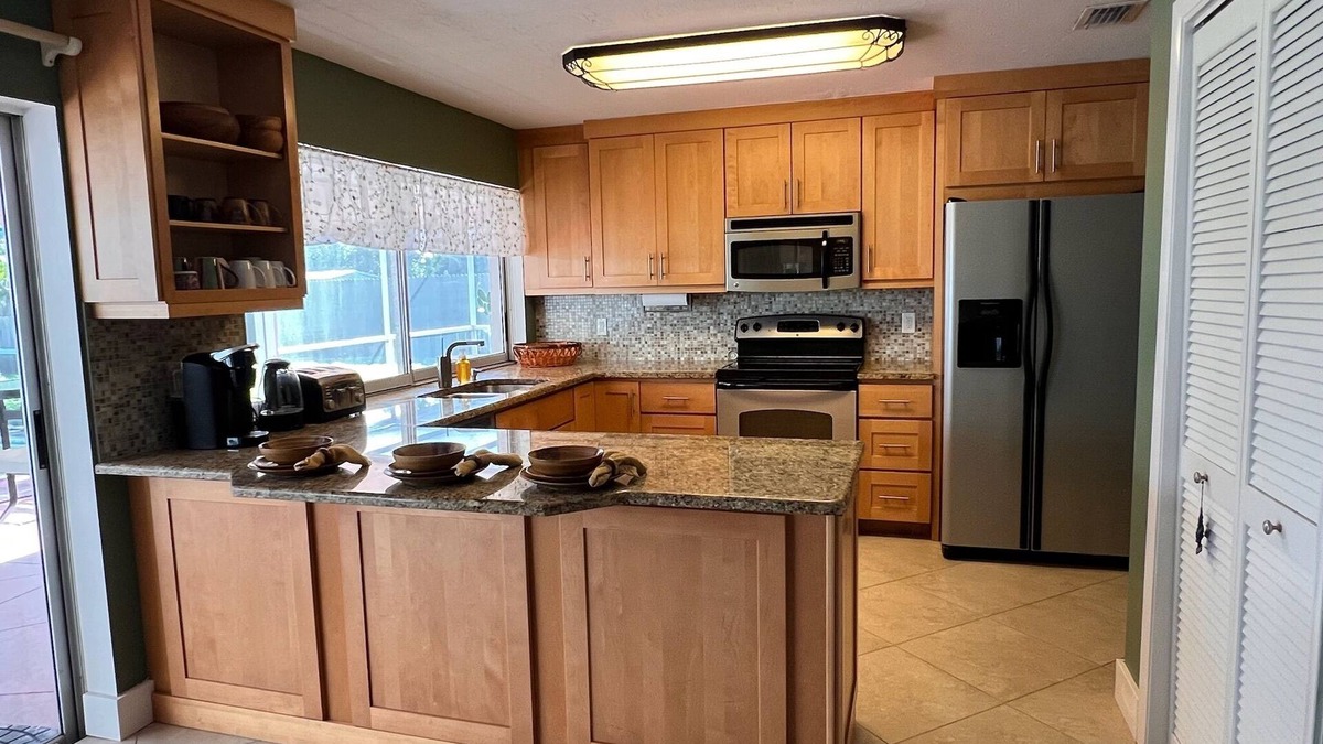 Imperial Golf Estates House | Budget & Pet Friendly 3/2 - Close to Everything