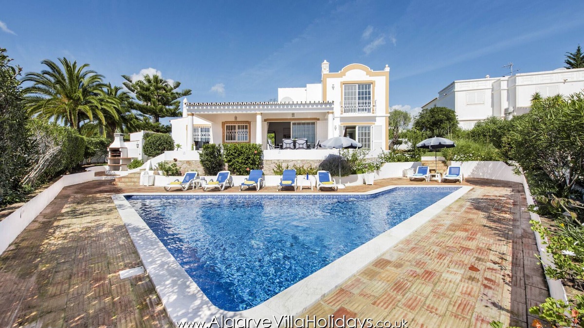 Guia Villa | Buganvilia - Lovely 3 bedroom villa in Guia