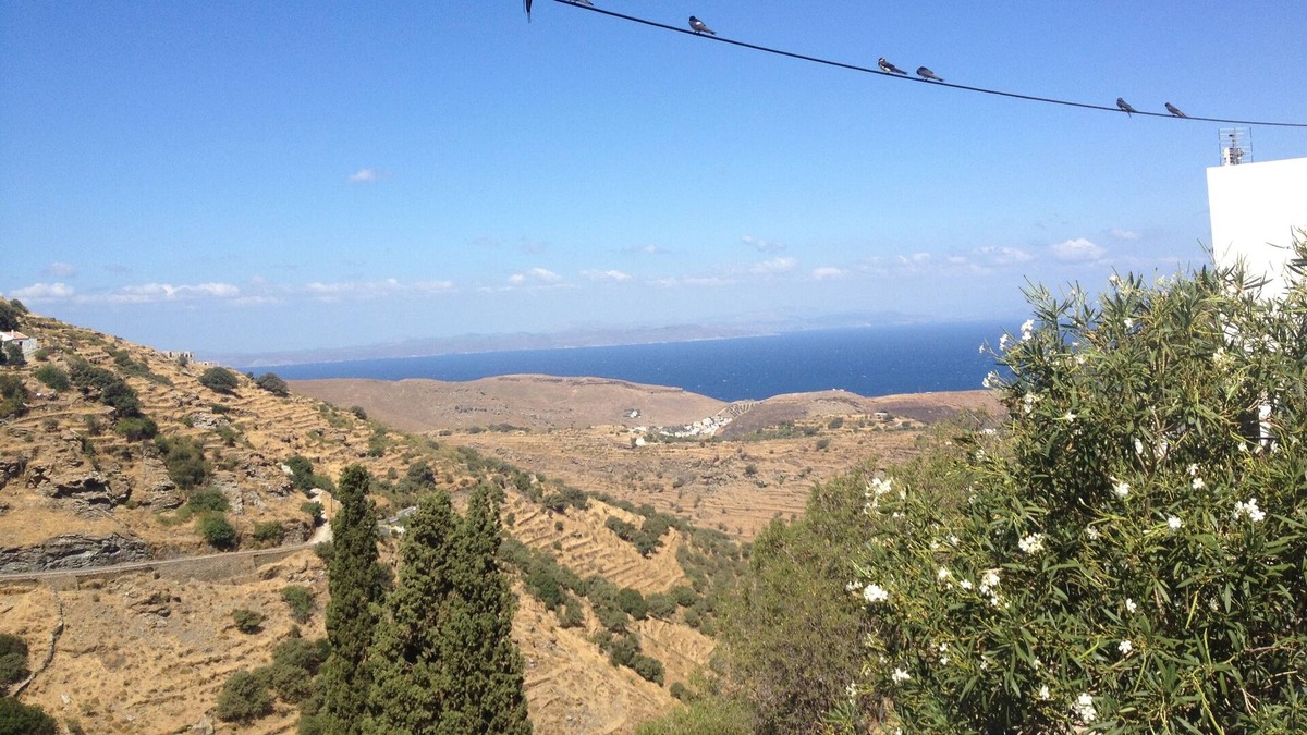 Ioulida House | Build-on-rock "Oleanders" a traditional house built on the rocky slope of Kea