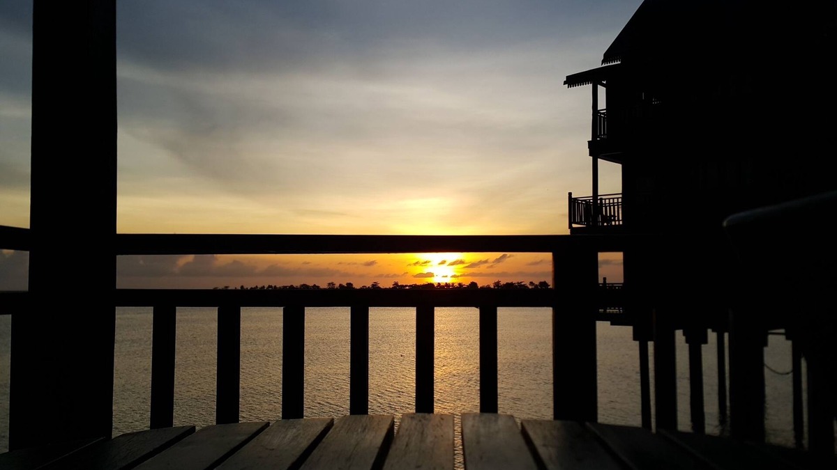Kuala Teriang Apartment | Built Over Water Apartment@Lagoon Resort