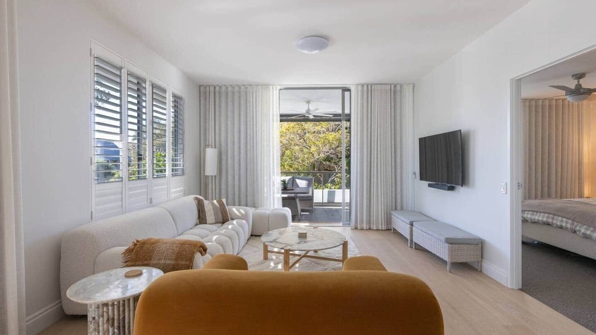 Bulimba Apartment | Bulimba Bliss | Elegant, Airy & Scenic Getaway