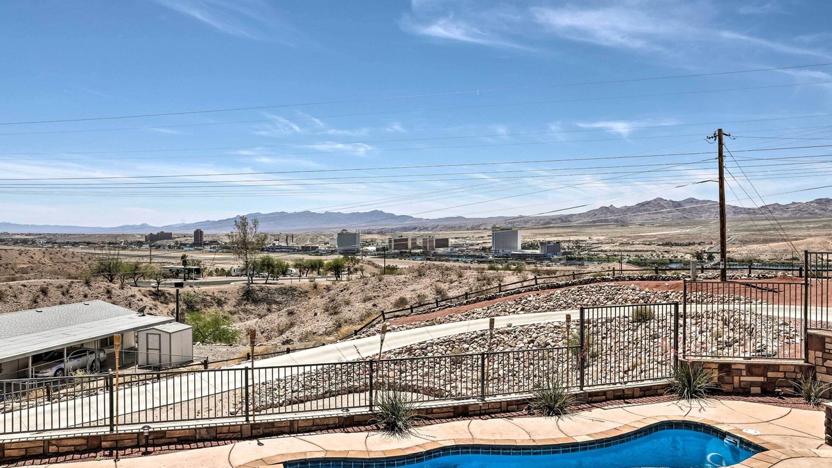 Sunridge Estates House | Bullhead City Home w/Private Pool, Hot Tub & View