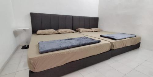 Port Dickson House | Bunga raya