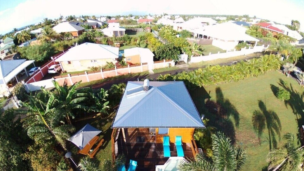 Sainte-Anne House | BUNGALODGE (4* luxury bungalow with private pool)