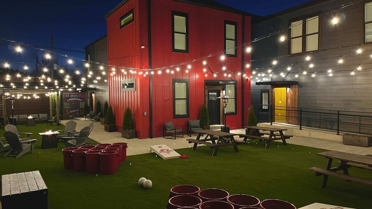 Cherokee Triangle House | Bungalou "Ultimate Privacy: GOLD" (Sleeps 50)