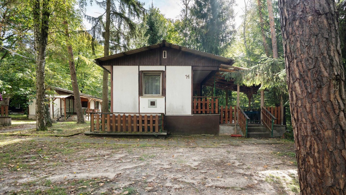 Quitzdorf am See House | Bungalow '14 - Finnhütte' with Private Terrace and Shared Garden