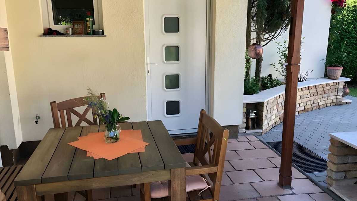 Mahlsdorf Apartment | Bungalow 'Auszeit' with Private Terrace
