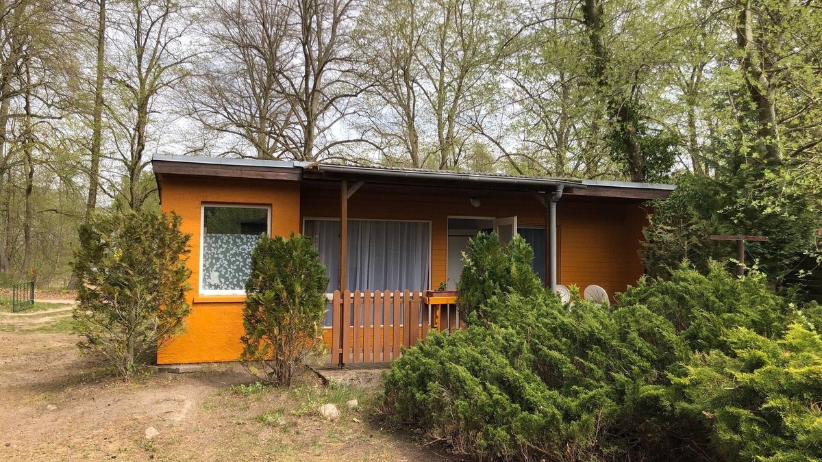 Rheinsberg House | Bungalow 'B 1' with Private Terrace and Wi-Fi
