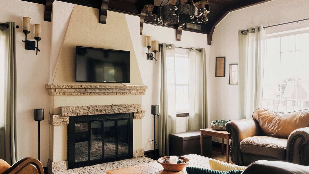 Hilltop House | Bungalow Beats | Musical Vibes Near Cherry Creek