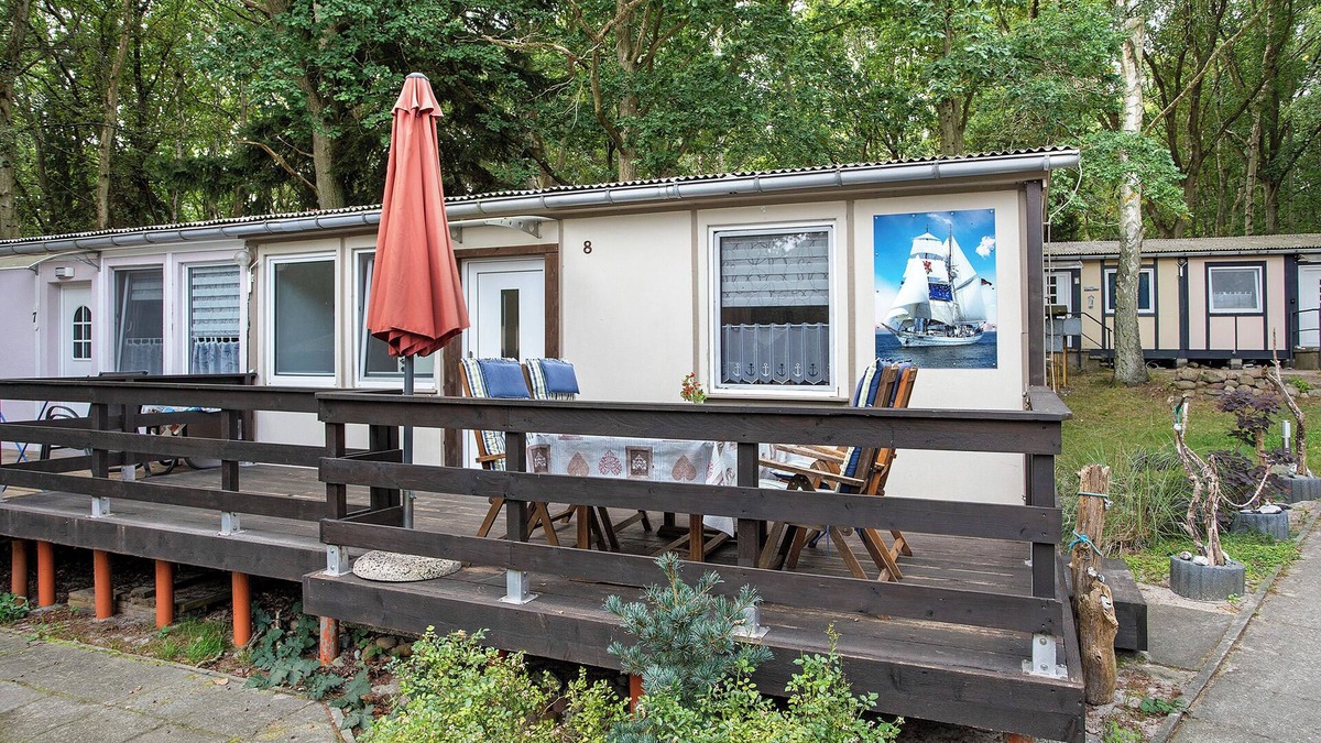 Bakenberg House | Bungalow 'Bungalow Schoner Greif, Bgl 8' with Private Terrace and Wi-Fi