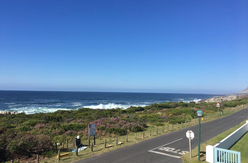 Kleinmond Apartment | Bungalow by the sea near Cape Town