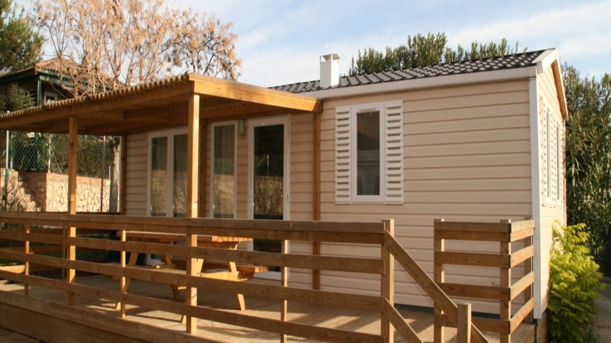 Vilanova I la Geltru House | Bungalow with Terrace and Parking