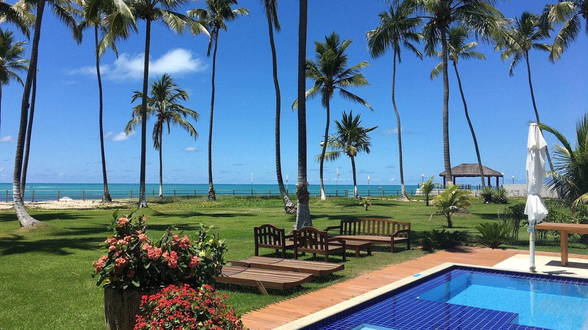 Tamandare House | Bungalow in beachfront condominium of Carneiros beach, 15 people