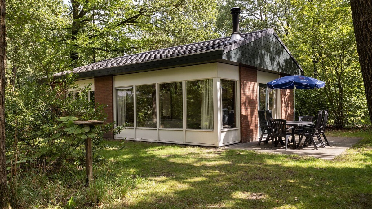 Krachtighuizen House | Bungalow in Putten near Veluwe Nature Park