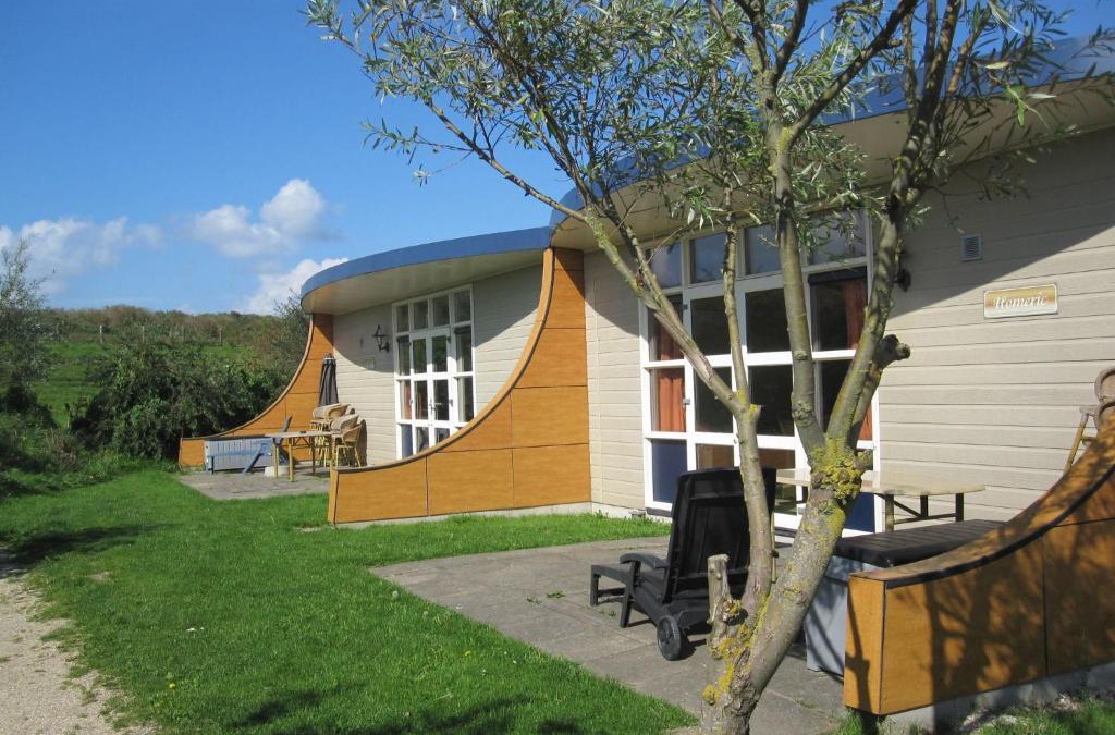 's-Gravenzande House | Bungalow in South Holland with Unique Design